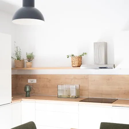 The Sun And The Moon Апартаменти *