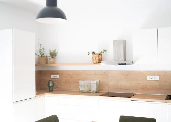 The Sun And The Moon Апартаменти *