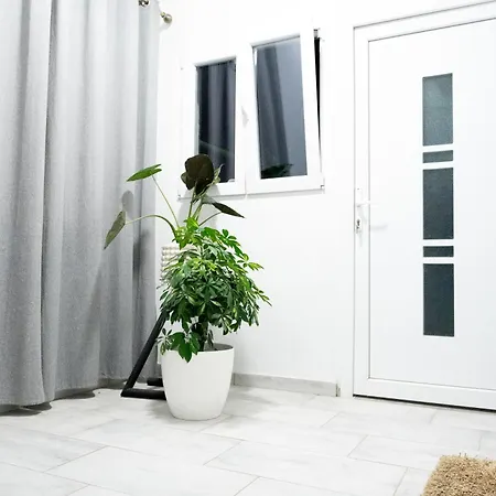 The Sun And The Moon Apartment *