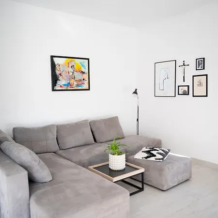 The Sun And The Moon Apartment