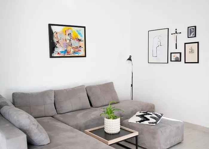 The Sun And The Moon Lejlighed